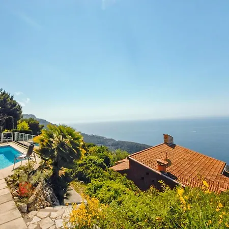 Sleeps 8 Pool Air Con Wifi