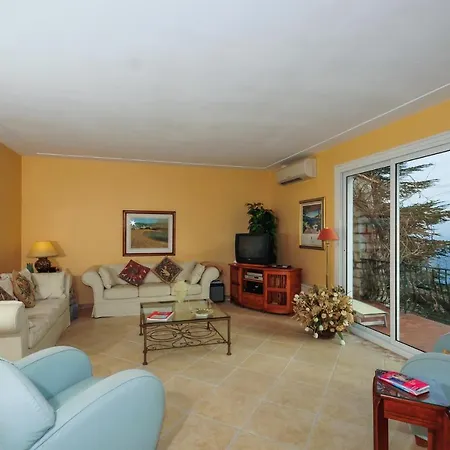 Sleeps 8 Pool Air Con Wifi * Èze