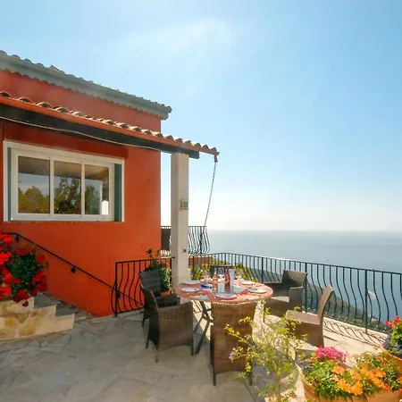 Sleeps 8 Pool Air Con Wifi *