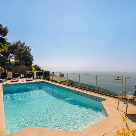 Sleeps 8 Pool Air Con Wifi