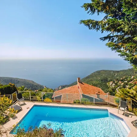 Sleeps 8 Pool Air Con Wifi Willa